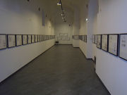La Sala all’interno del Museo Nazionale della Montagna dedicata alla Mostra Filatelica con i pannelli contenenti i fogli dei francobolli (28304 bytes)